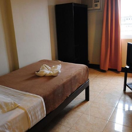 Negrense Suites Bacolod Exterior foto