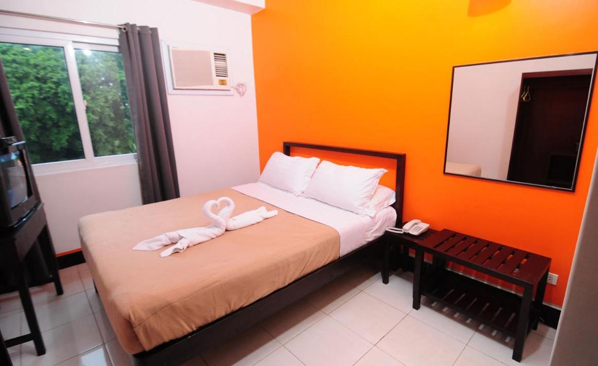 Negrense Suites Bacolod Exterior foto