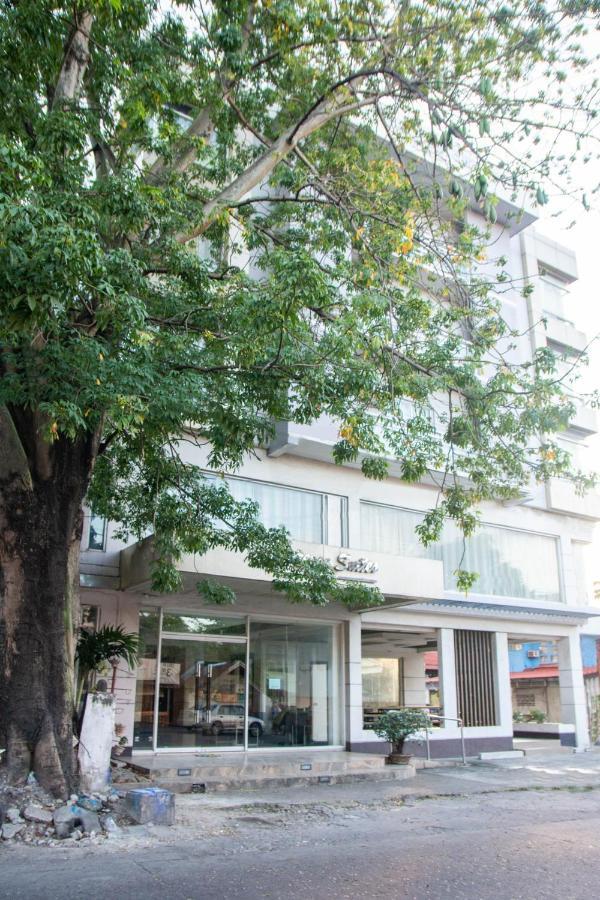 Negrense Suites Bacolod Exterior foto